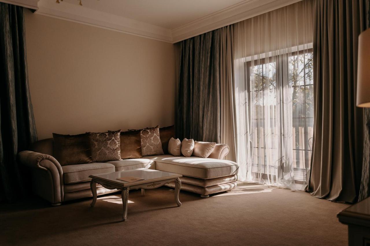 Hotel Zastava Uman Dmytrushky Zewnętrze zdjęcie